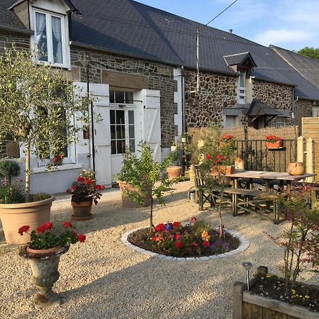 Bed and Breakfast Kirribilli à Pleine-Fougères Extérieur photo