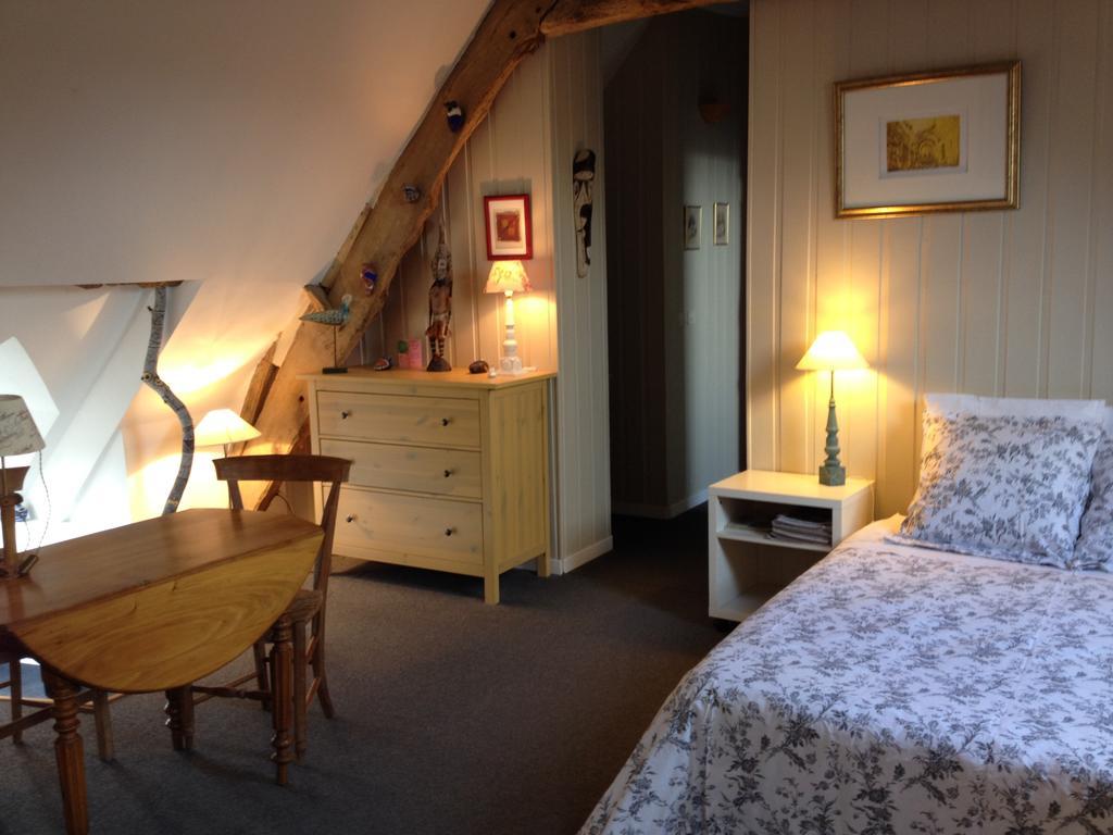 Bed and Breakfast Kirribilli à Pleine-Fougères Chambre photo